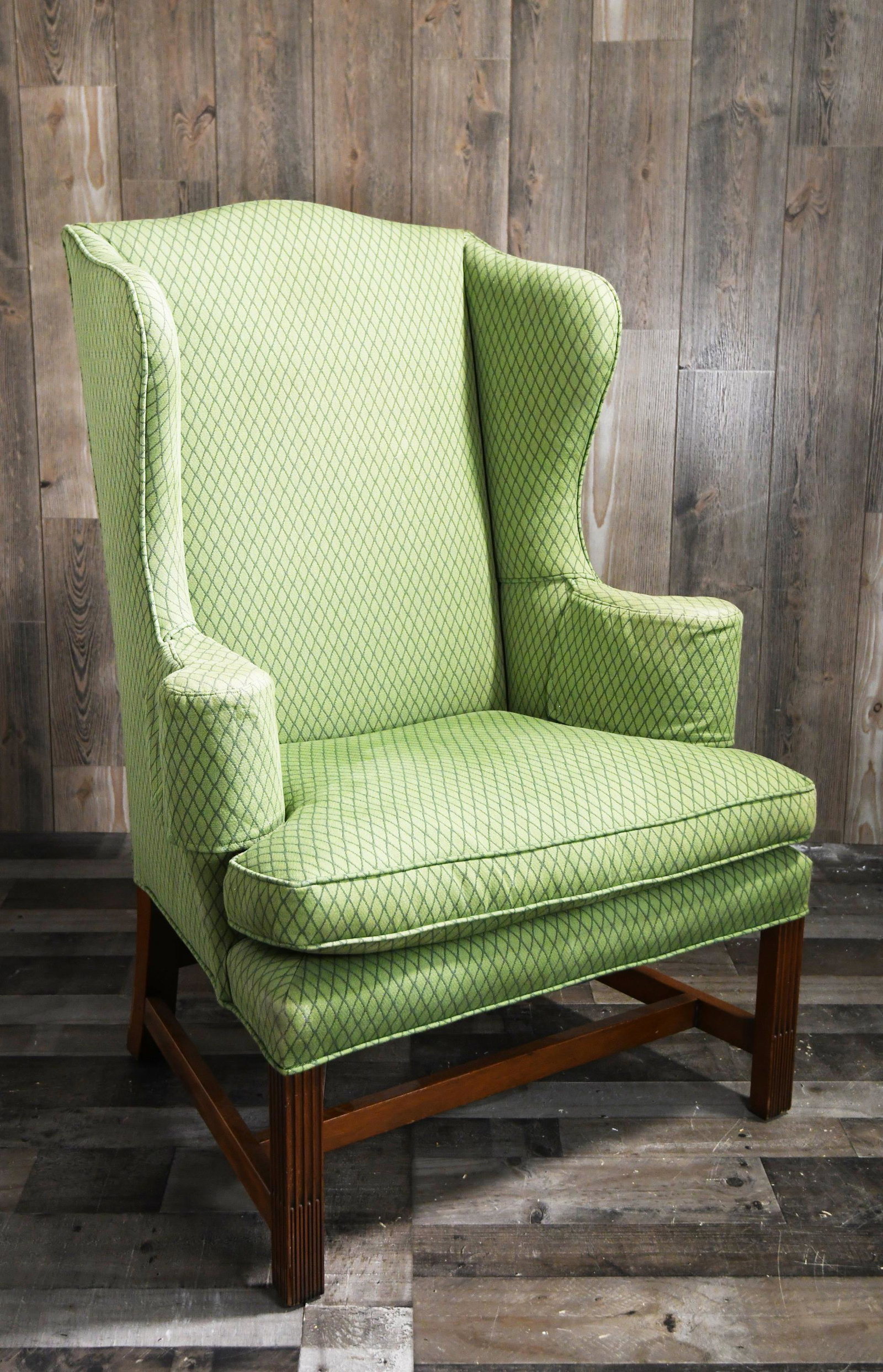 KITTINGER CW4 WILLIAMSBURG BUFFALO WING CHAIR. (1 of 7)
