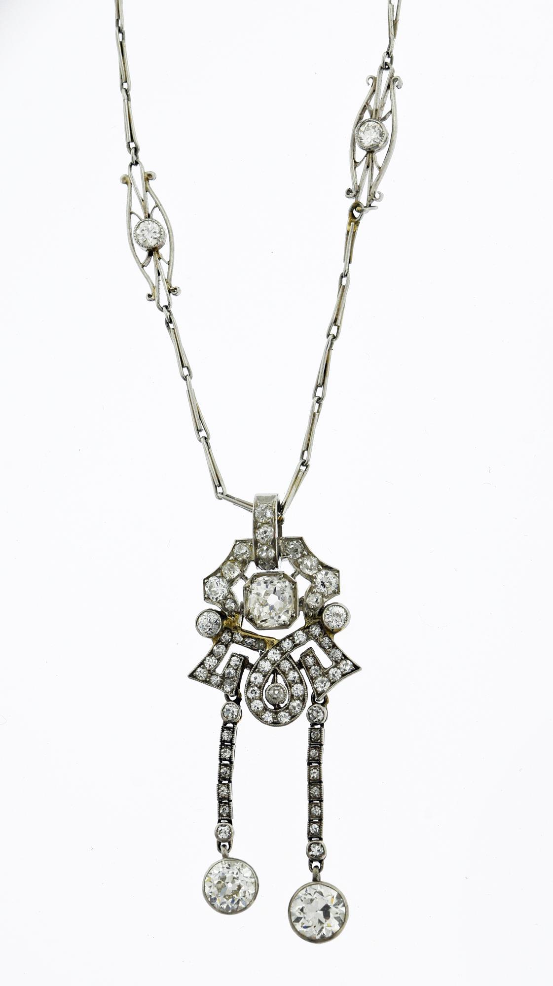 PLATINUM LAVALIER DIAMOND NECKLACE. (1 of 3)