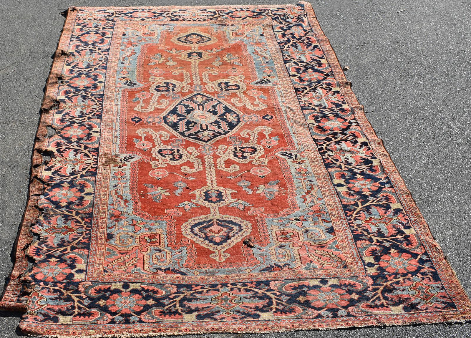 ANTIQUE ROOM SIZE HERIZ (1 of 11)