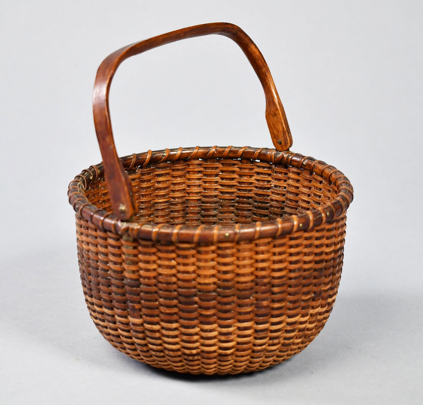 SHERWIN BOYER NANTUCKET LIGHTSHIP BASKET. (1 of 9)