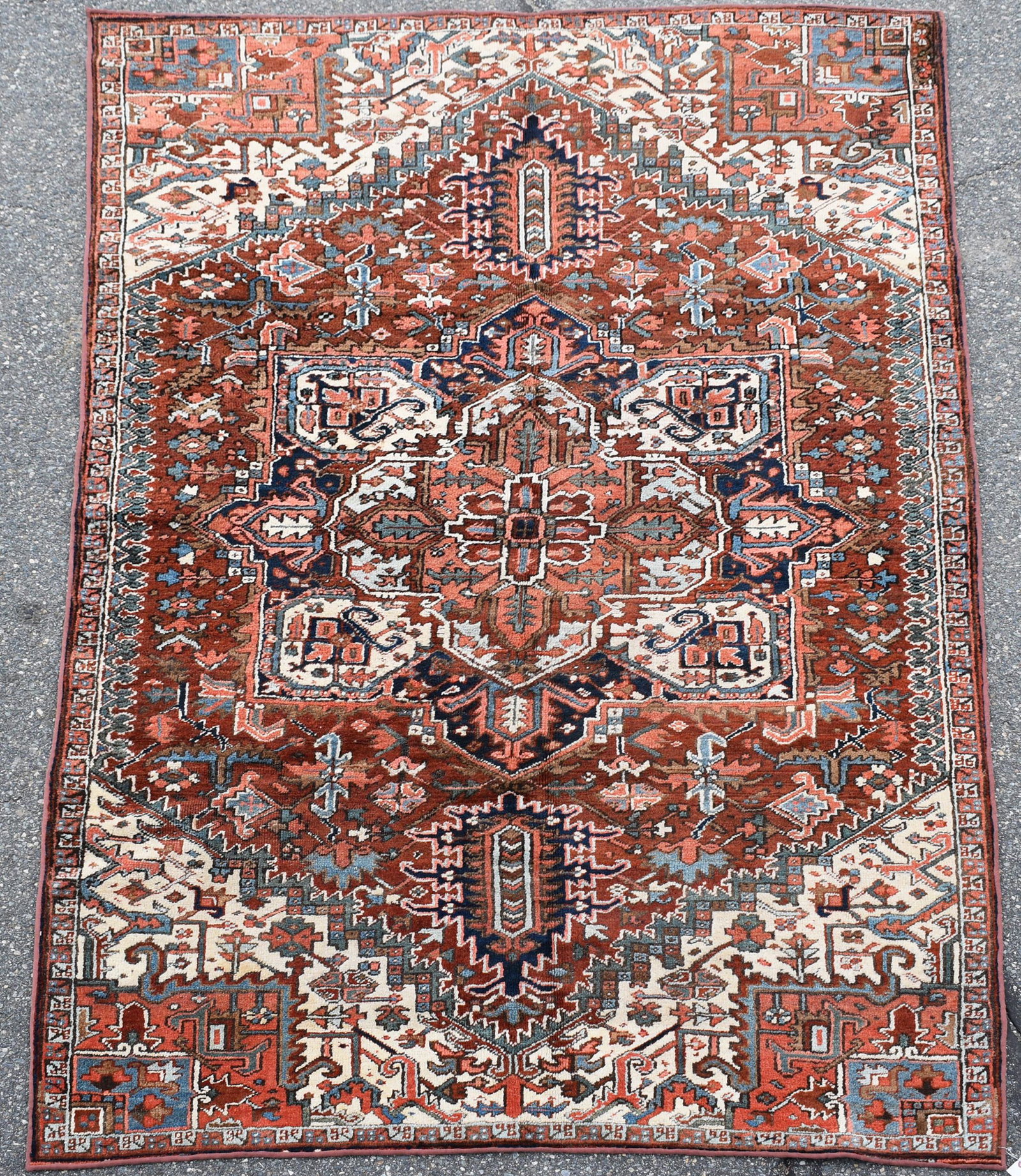 ANTIQUE ORIENTAL RUG HERIZ, 5'6” X 8'6”. (1 of 4)