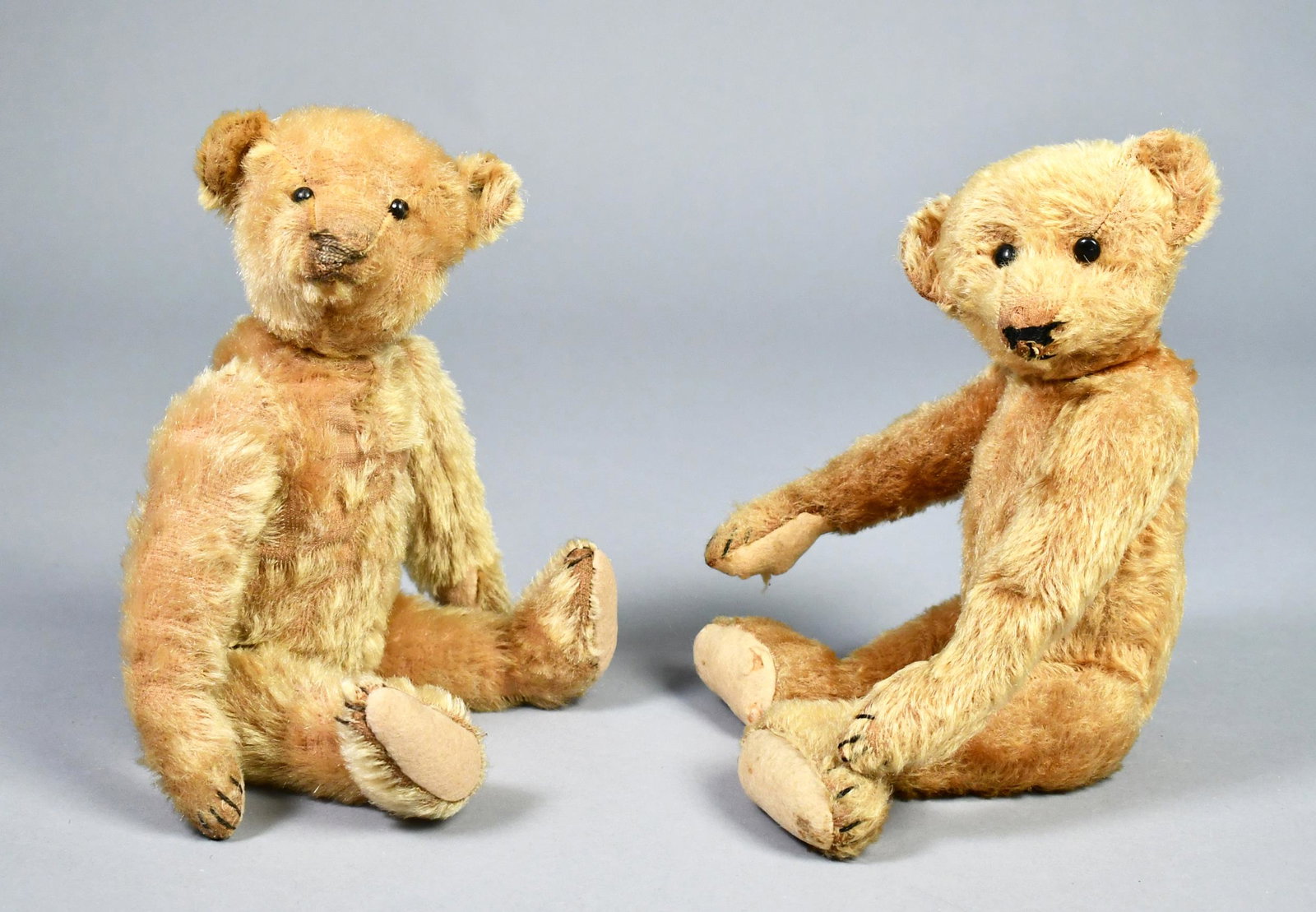 PAIR OF EARLY STEIFF BOOT BUTTON MOHAIR BEARS. (1 of 11)