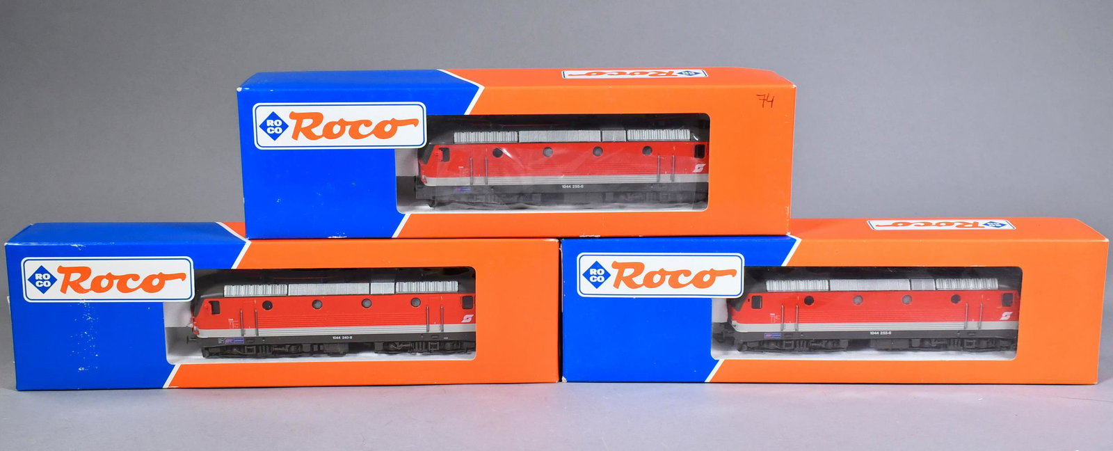 ROCO HO TRAIN LOT THREE ENGINES. (1 of 2)