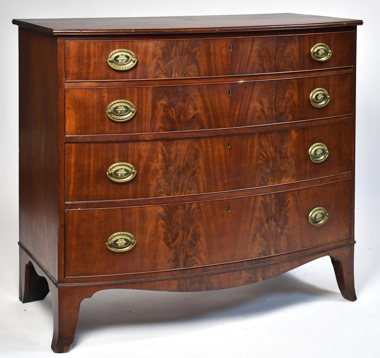 FEDERAL VT BOW FRONT CHEST, CA 1800. (1 of 9)