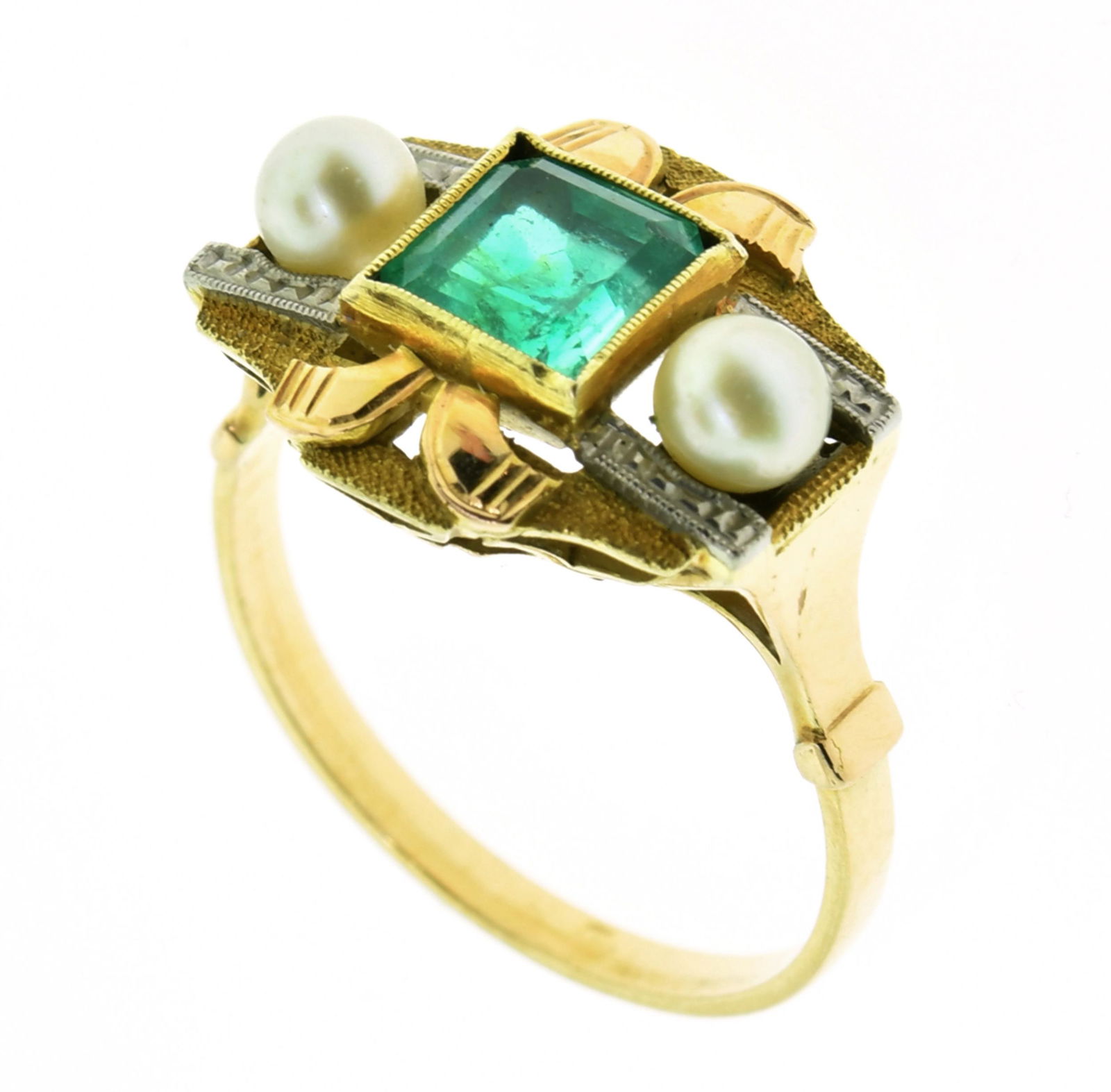 18KT YELLOW GOLD EMERALD & PEARL RING. (1 of 4)