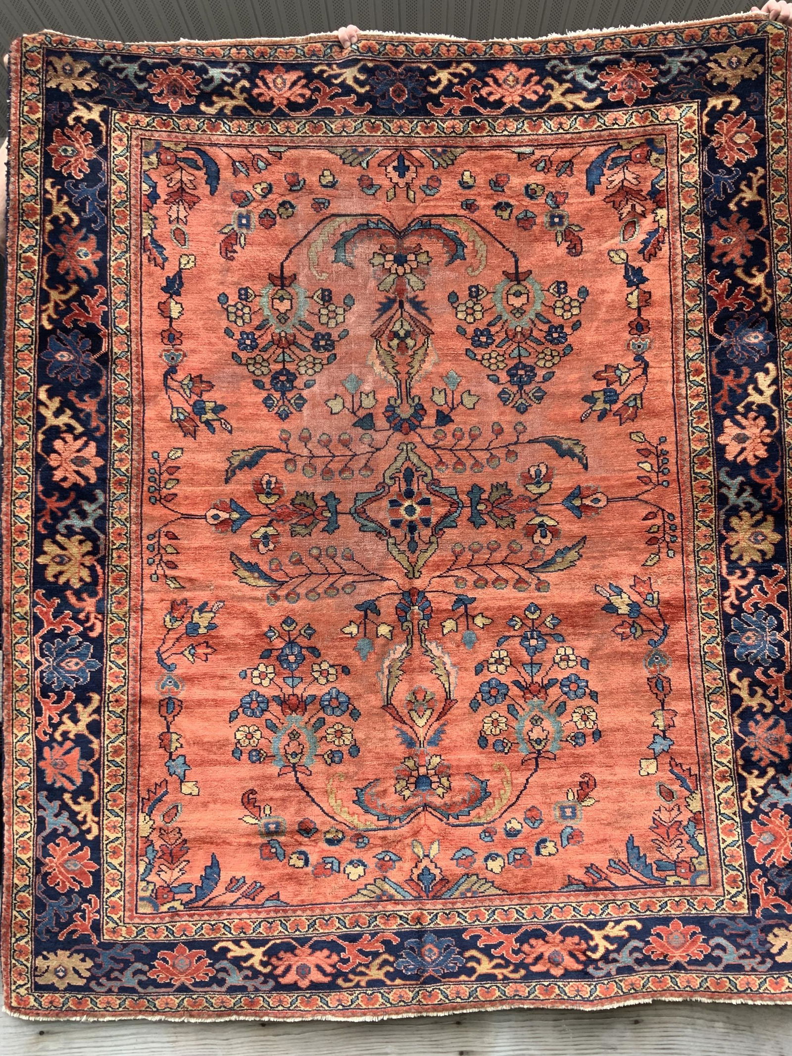 PERSIAN ANTIQUE RUG CA.1920: 5' X 6'
