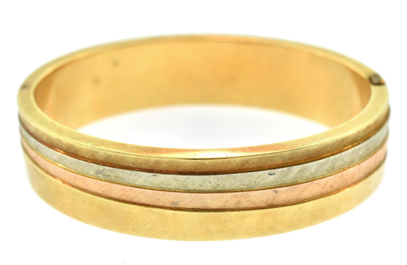 14K GOLD BANGLE BRACELET. (1 of 5)