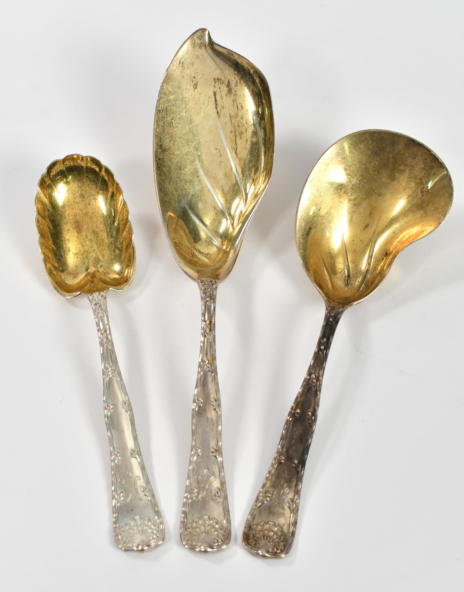 TIFFANY STERLING SERVING PIECES, WAVE EDGE. (1 of 4)