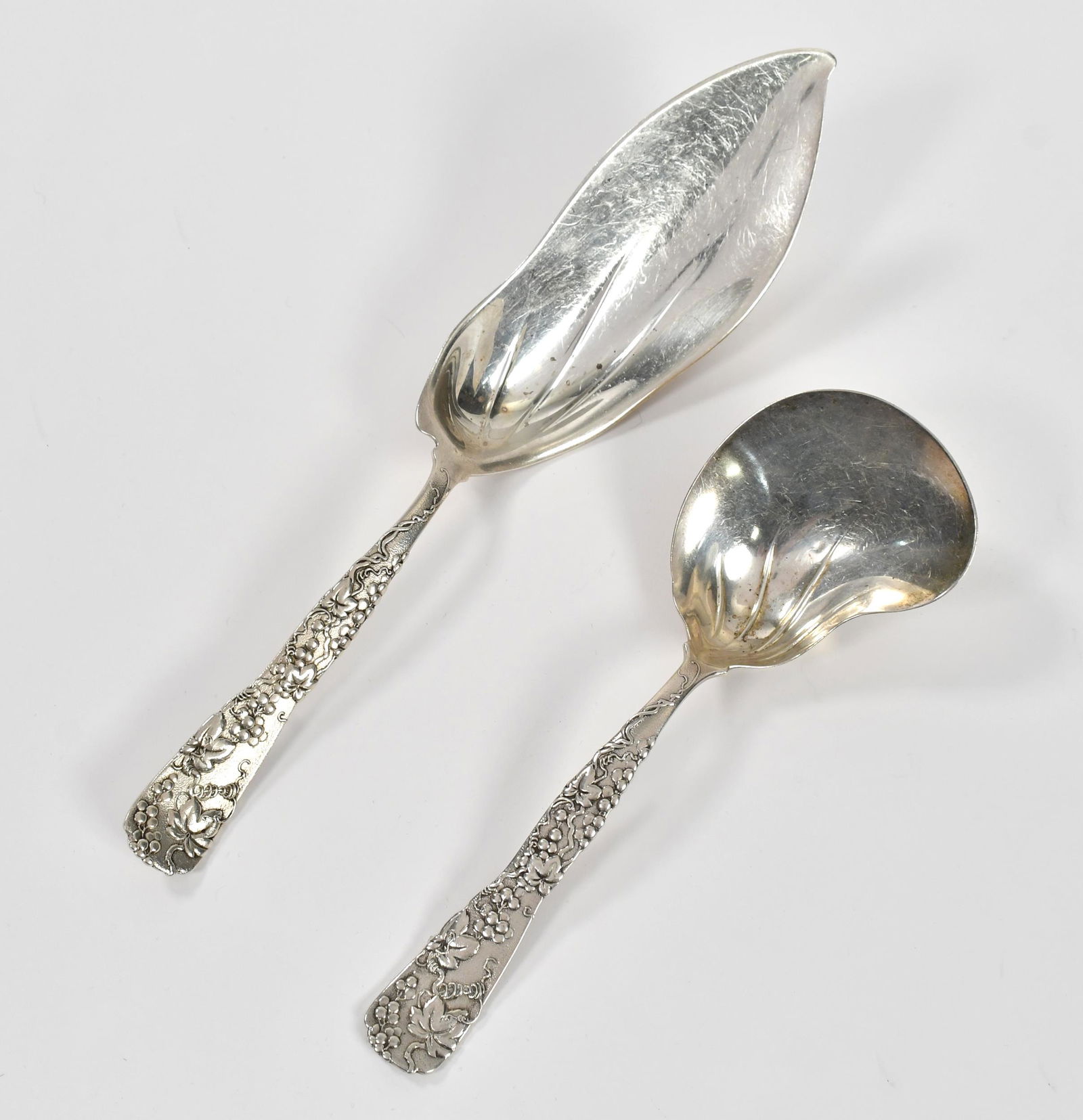 TIFFANY & CO STERLING VINE PATTERN SERVING PCS. (1 of 4)