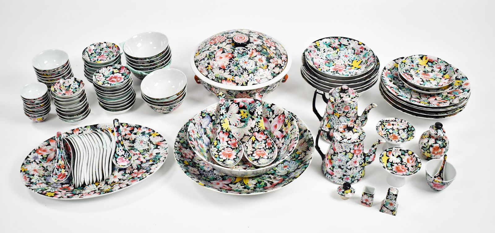 SIGNED CHINESE GUANGXU MILLE FLEUR PORCELAIN SERVICE. (1 of 11)