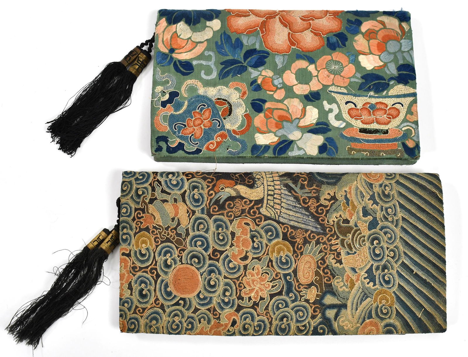 TWO ANTIQUE CHINESE EMBROIDERED PURSES. (1 of 13)