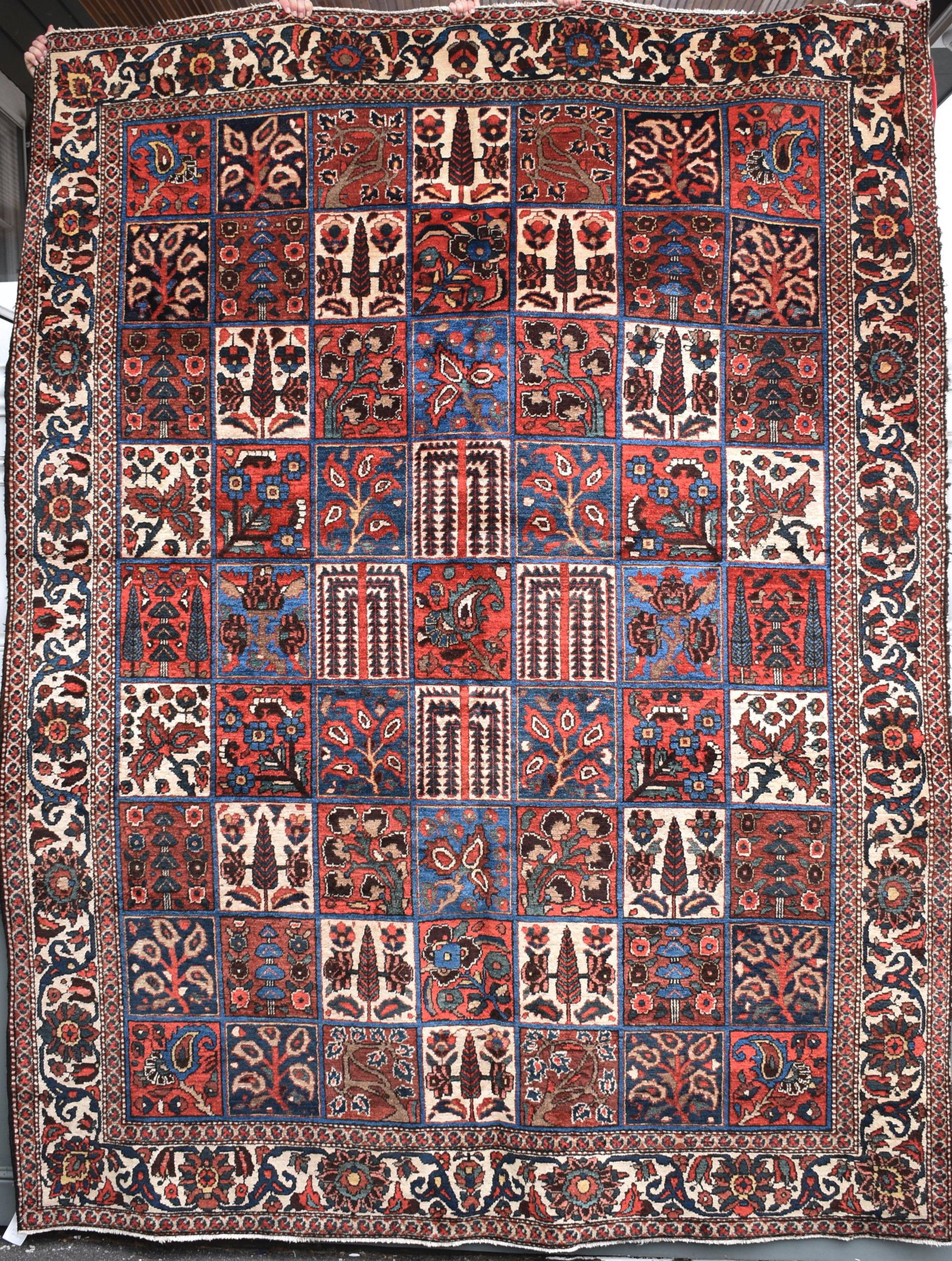 VINTAGE ‘GARDEN DESIGN’ ORIENTAL ROOM SIZE RUG. (1 of 9)