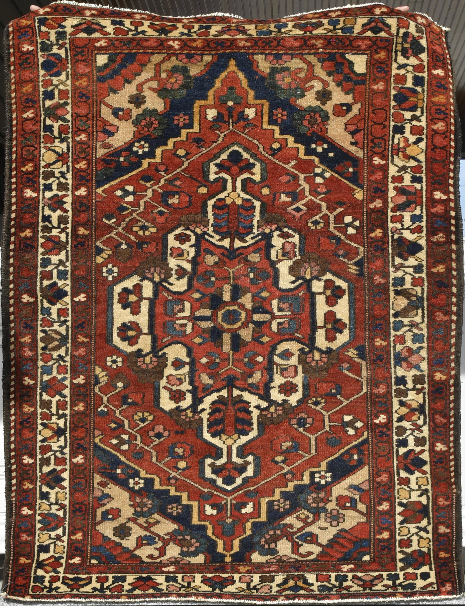 VINTAGE ORIENTAL SCATTER RUG. (1 of 7)