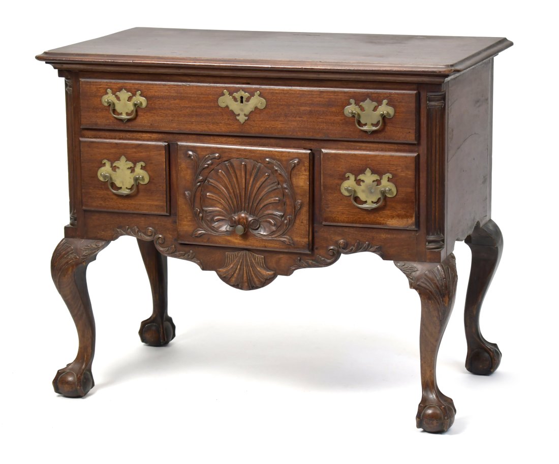 CHIPPENDALE PHILADELPHIA SCHOOL LOWBOY. (1 of 13)