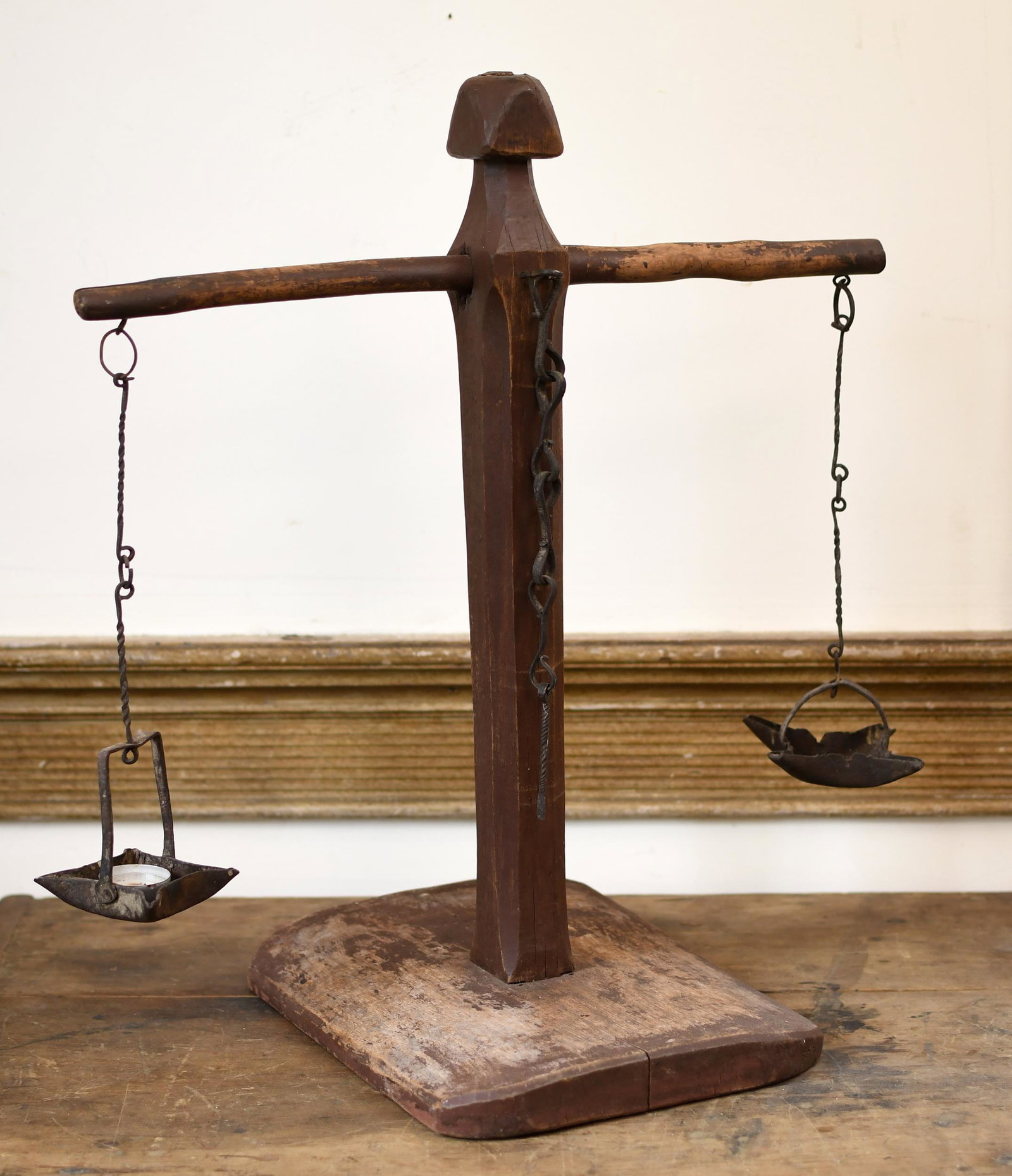 19TH C. COUNTRY TABLE MODEL DOUBLE RUSH LIGHT. (1 of 12)