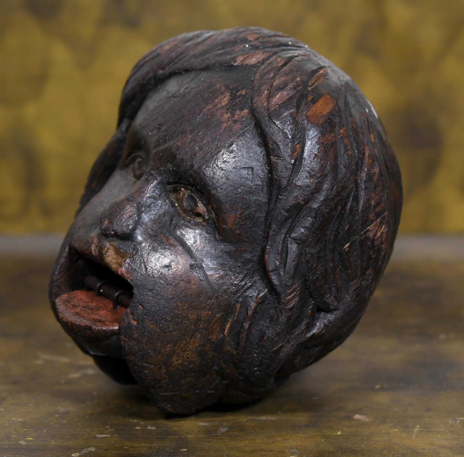 19TH C. FOLK ART CARVED PUPPET HEAD. (1 of 5)