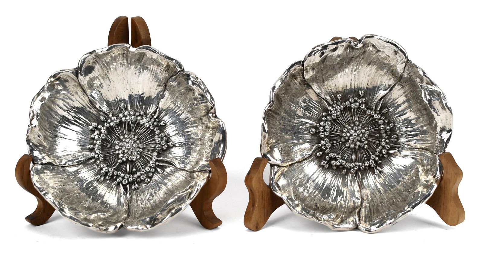 PAIR OF STERLING SILVER FLOWER BLOSSOM BOWLS. (1 of 5)