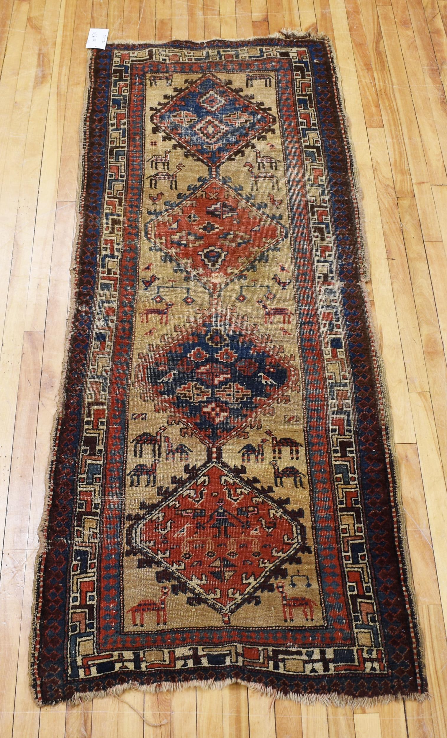 ANTIQUE ORIENTAL RUNNER RUG. (1 of 6)