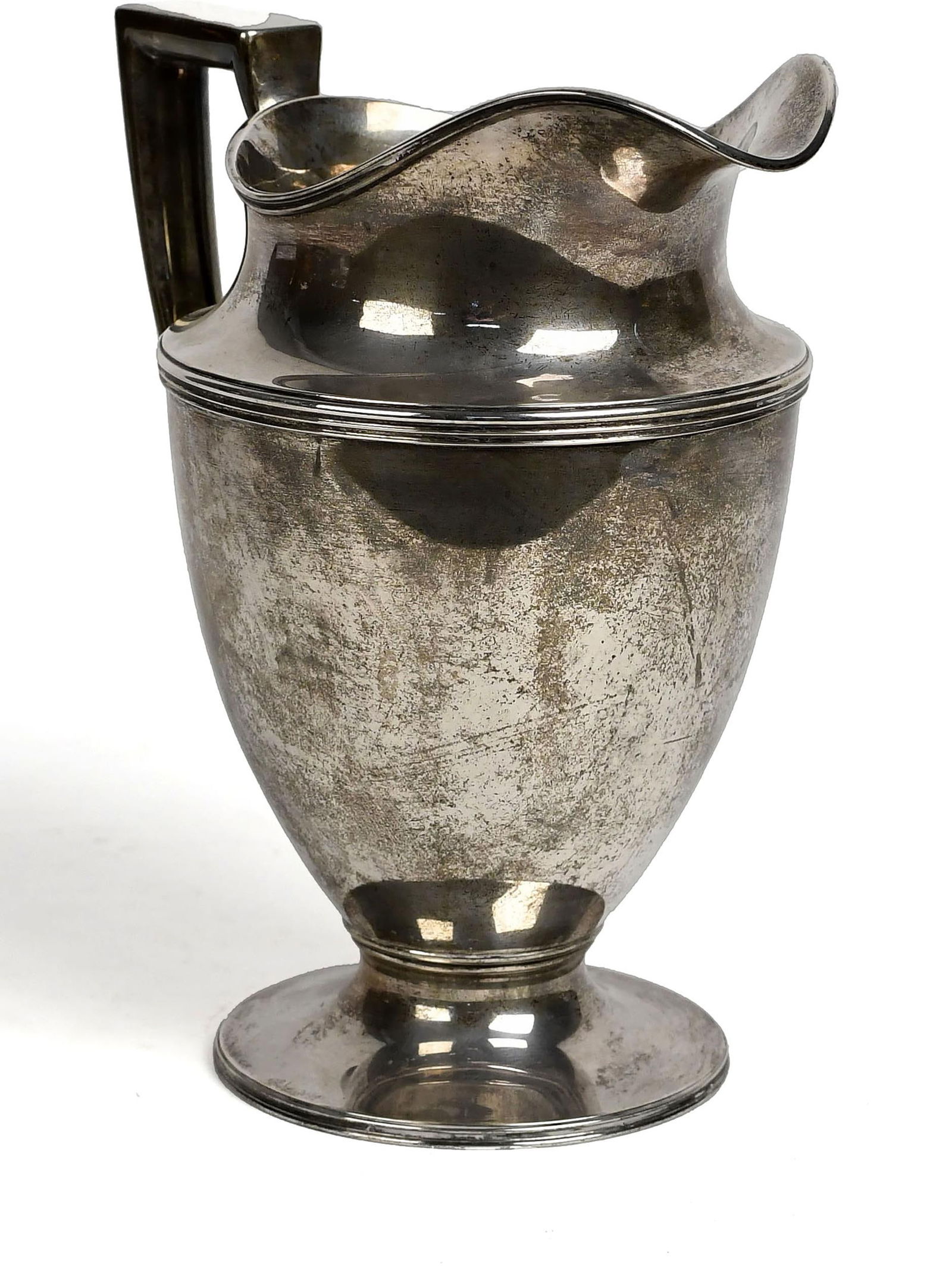 TIFFANY STERLING SILVER 4 PINT WATER PITCHER. (1 of 8)