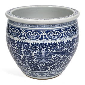 19TH C. CHINESE BLUE AND WHITE PORCELAIN JARDINIÈRE. (1 of 7)