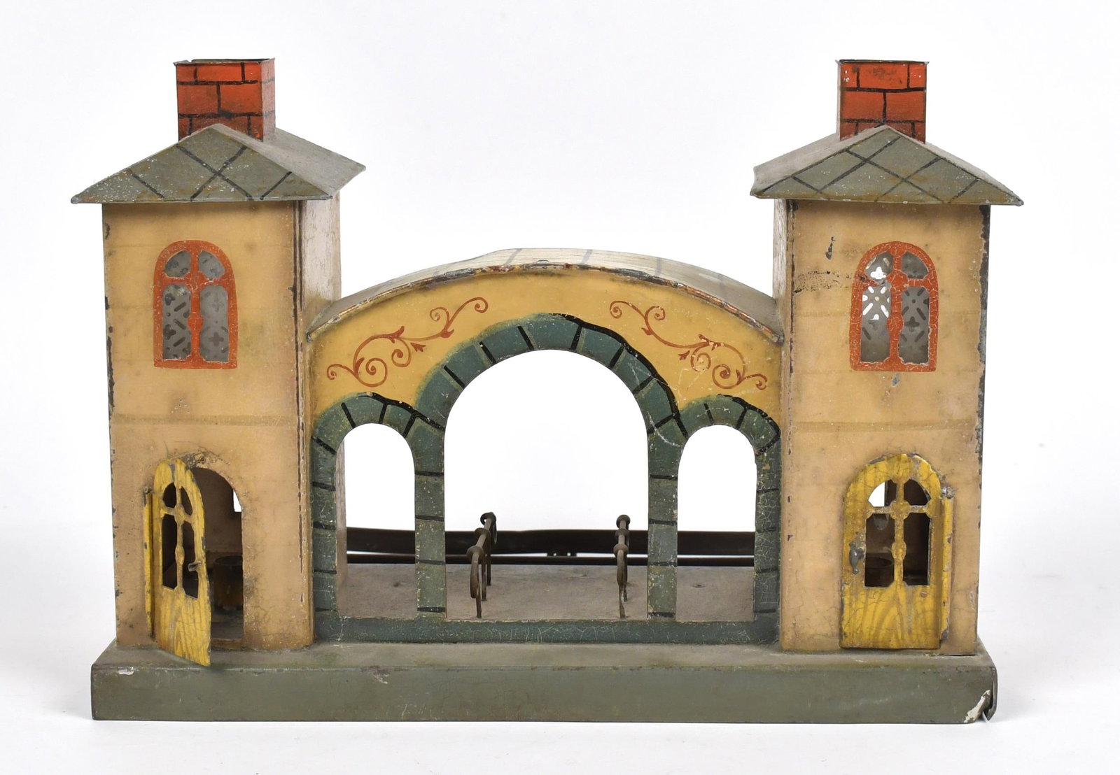 MARKLIN HAND PAINTED STATION. (1 of 8)