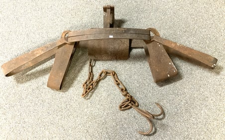 ANTIQUE BLACKSMITH MADE LARGE BEAR TRAP.