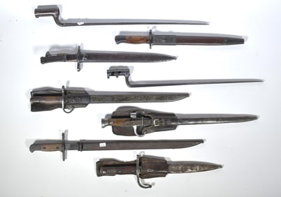 EIGHT ANTIQUE MILITARY BAYONETS.