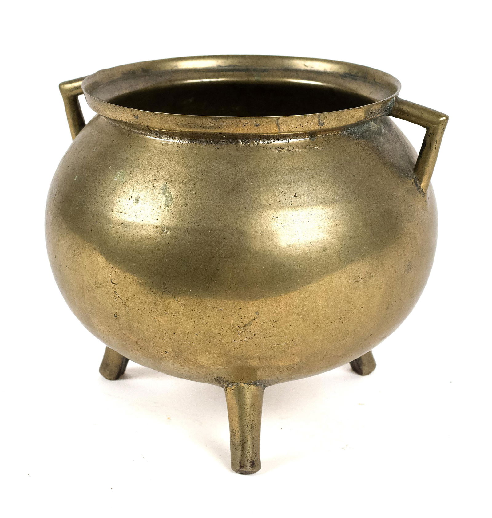 EARLY 18TH C. BRASS FOOTED CAULDRON. (1 of 5)