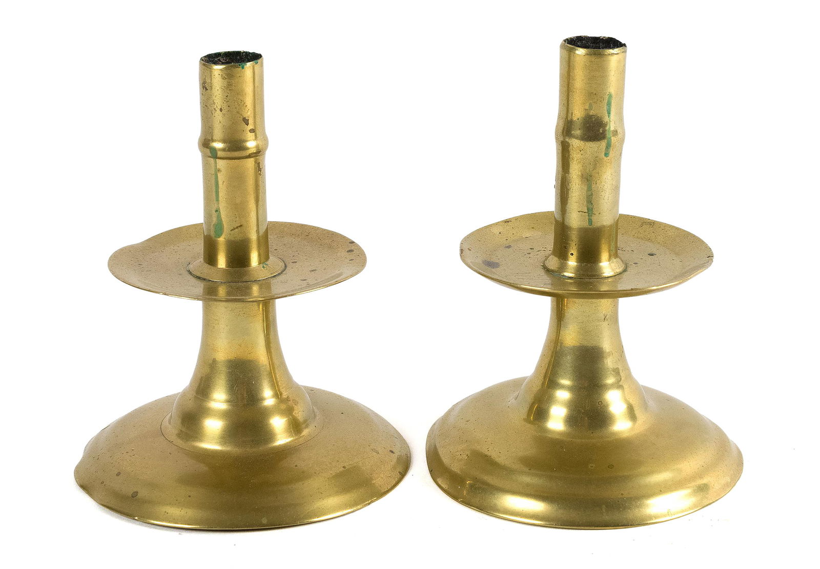 PAIR 17TH C. BRASS MEDIAL DRIP CANDLESTICKS. (1 of 9)