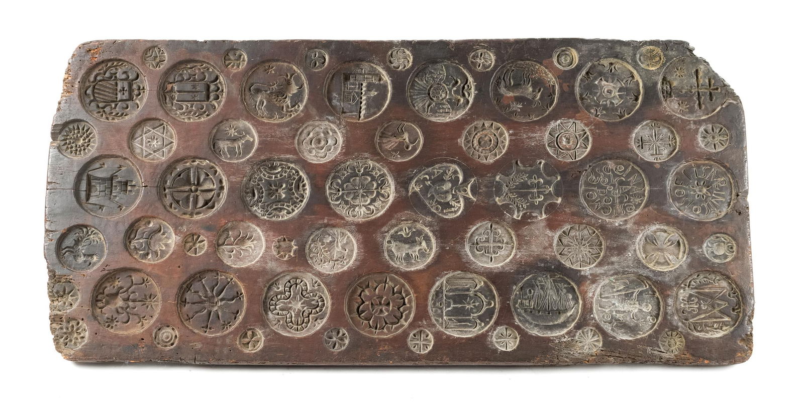 EARLY CONTINENTAL OAK COOKIE BOARD. (1 of 9)