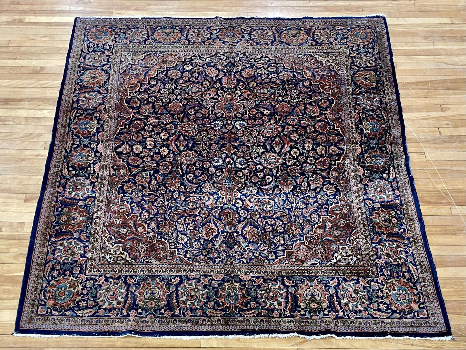 ANTIQUE ORIENTAL KESHAN AREA RUG. (1 of 5)