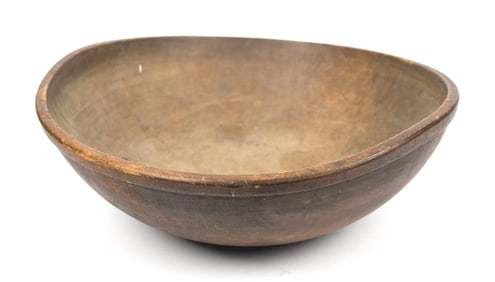 ANTIQUE CHOPPING BOWL IN OLD COLOR.