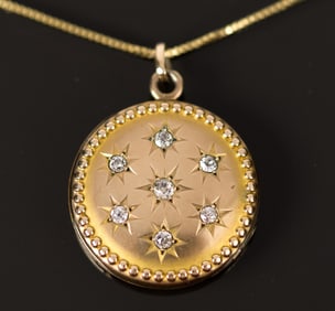 GOLD MASONIC & DIAMOND LOCKET W/ CUSTOM CHAIN.