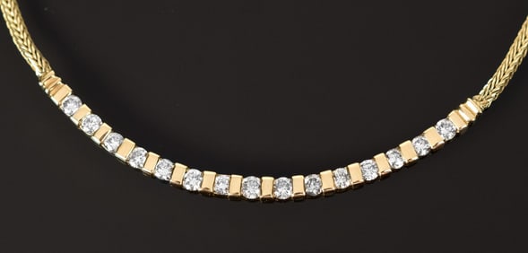 14K YELLOW GOLD DIAMOND STATION NECKLACE.