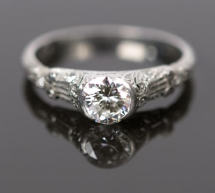 ANTIQUE PLATINUM & DIAMOND ENGAGEMENT RING.
