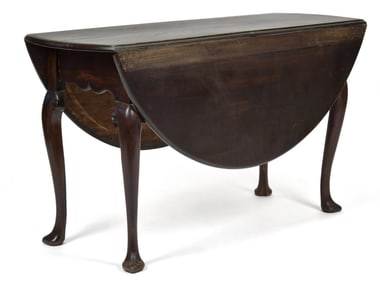 18TH C. QUEEN ANNE WALNUT SOUTHERN DROP LEAF TABLE.