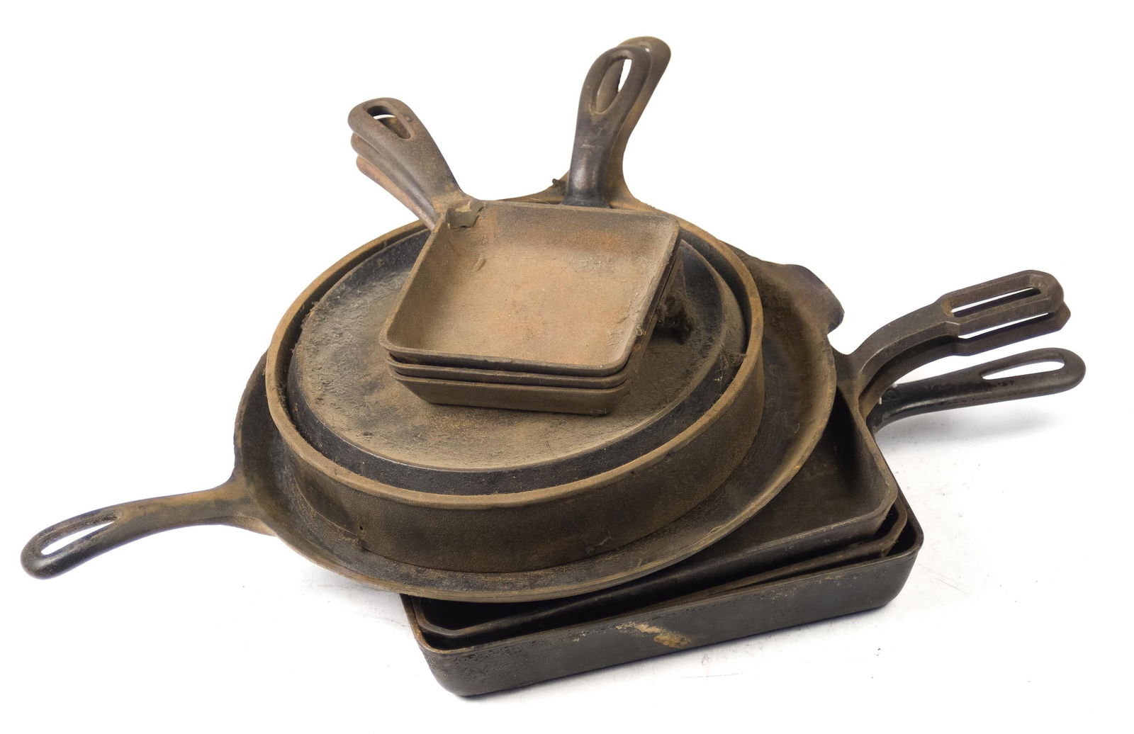 NINE VINTAGE GRISWOLD CAST IRON PANS. (1 of 19)