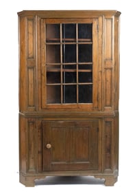18TH C. ARCHITECTURAL CORNER CUPBOARD.