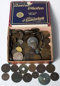 LARGE LOT OF ASSORTED FOREIGN COINS.