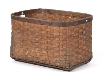 ANTIQUE SPLINT LAUNDRY BASKET.