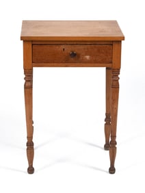 19TH C. AMERICAN SHERATON ONE DRAWER STAND.
