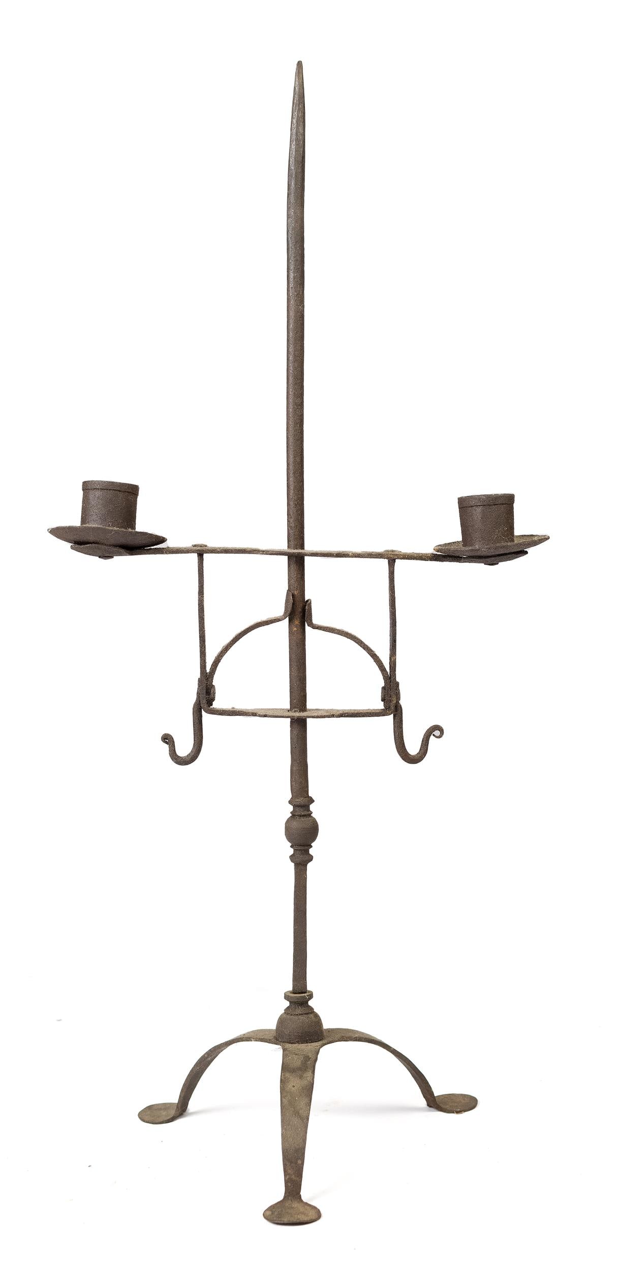 ANTIQUE WROUGHT IRON LIGHTING DEVICE. (1 of 8)