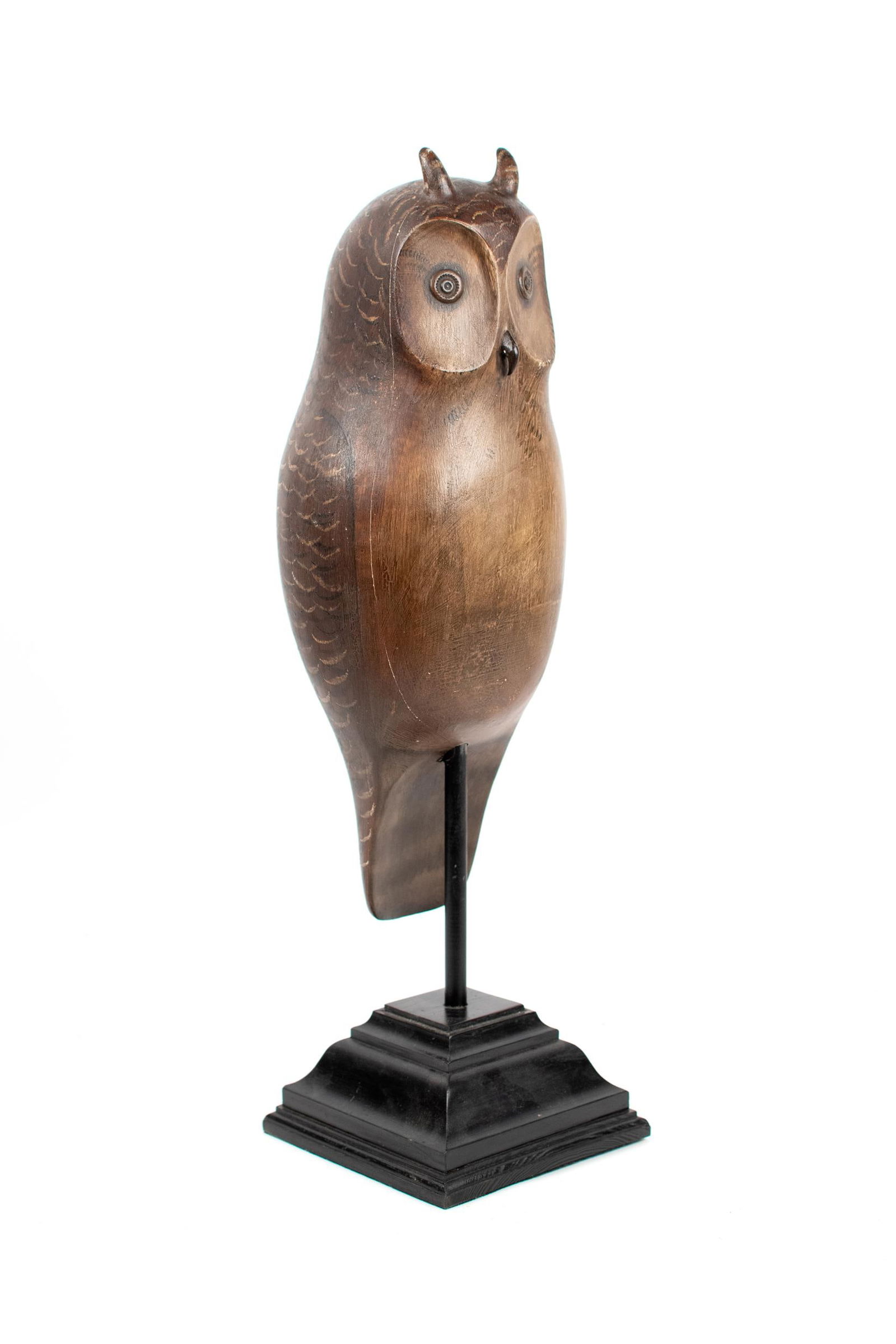 FRANK FINNEY CARVED & PAINTED WOOD OWL. (1 of 15)