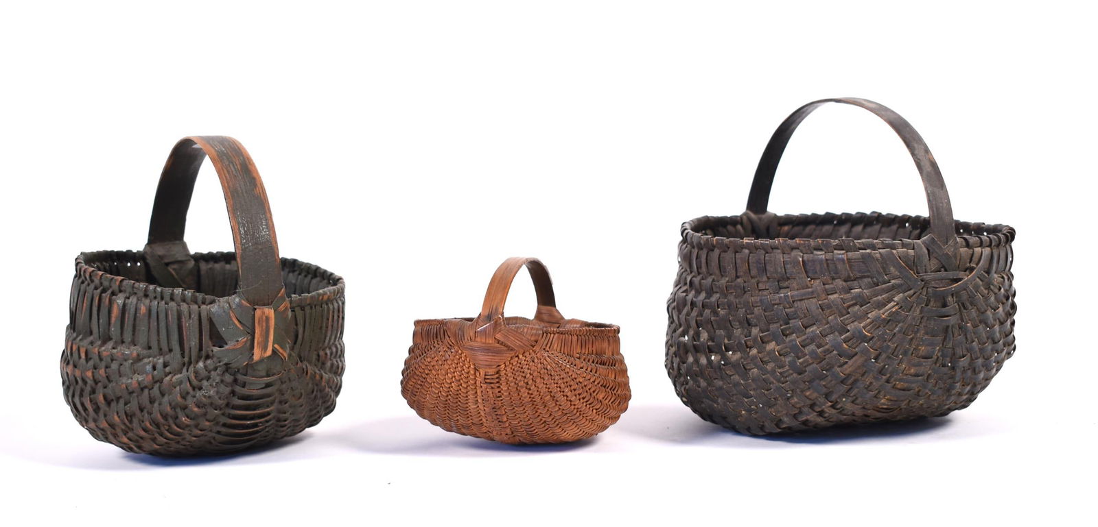 THREE SMALL ANTIQUE BUTTOCK BASKETS. (1 of 9)