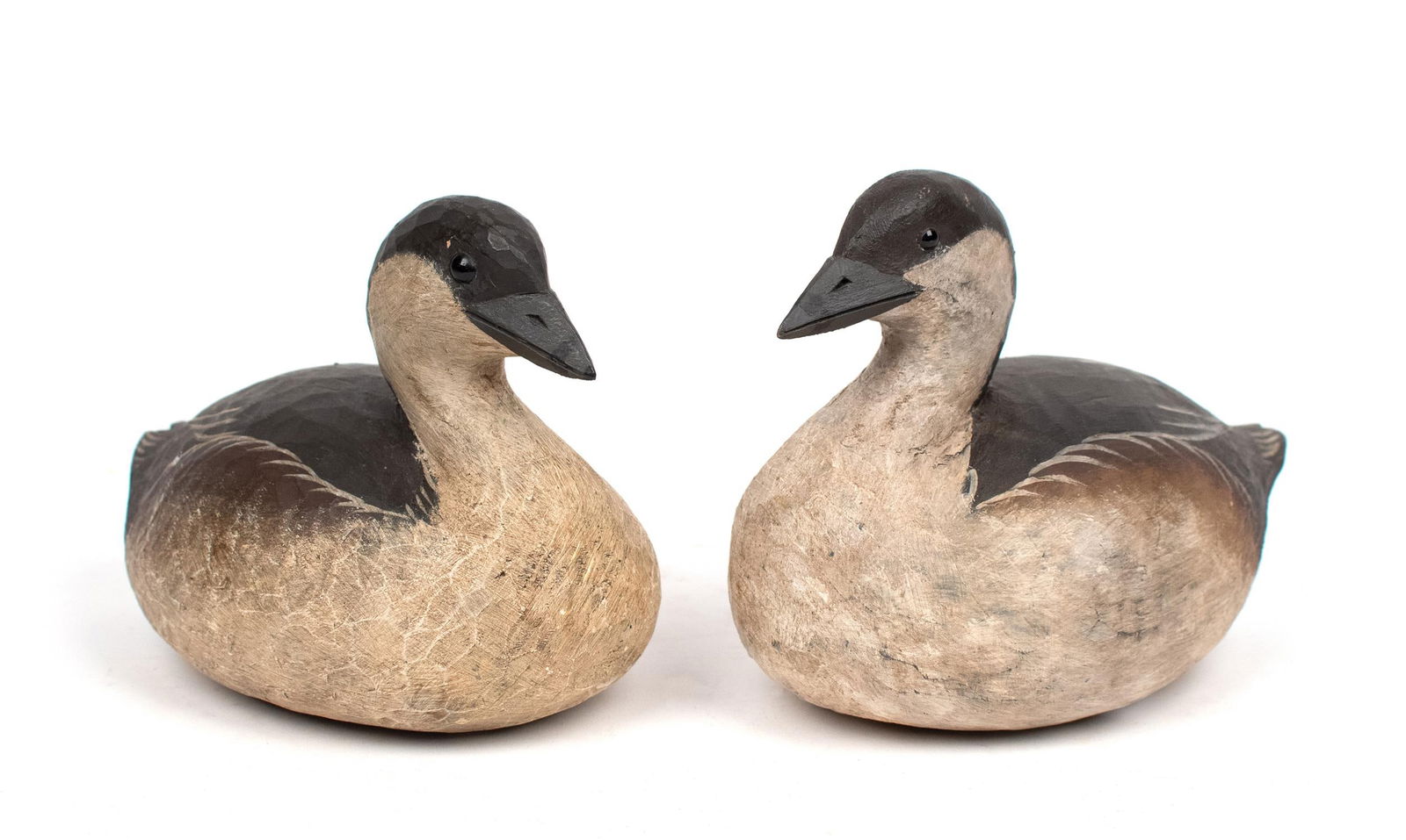 REGGIE BIRCH VA CARVED AND PAINTED DECOYS. (1 of 16)