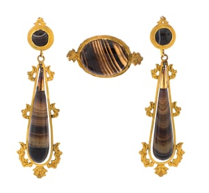 VICTORIAN 10K GOLD AGATE EARRINGS & MATCHING PIN.