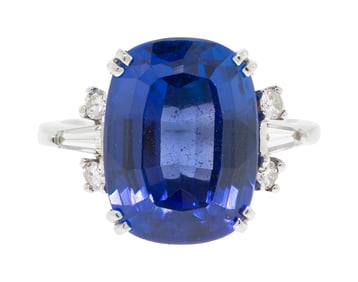14K WHITE GOLD TANZANITE & DIAMOND RING.