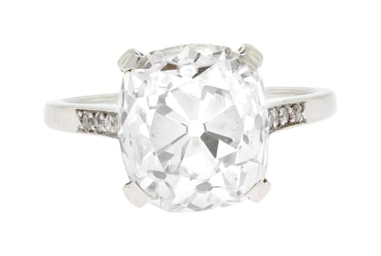 ANTIQUE CARTIER 4 CT. DIAMOND PLATINUM RING.