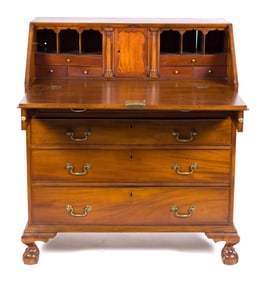 18TH C. BOSTON CHIPPENDALE MAHOGANY SLANT LID DESK.