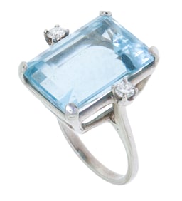 14K GOLD AQUAMARINE & DIAMOND RING,